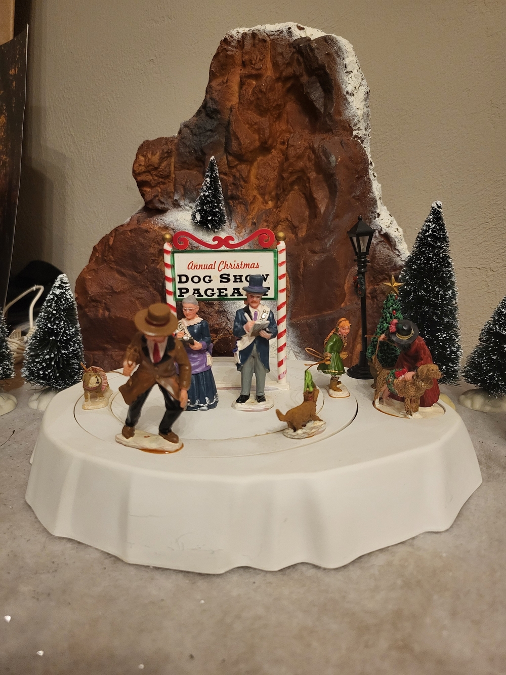Lemax Multicolor Dog Show Pageant Holiday Figurine Set